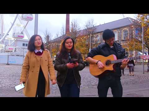 Guitar Busker
