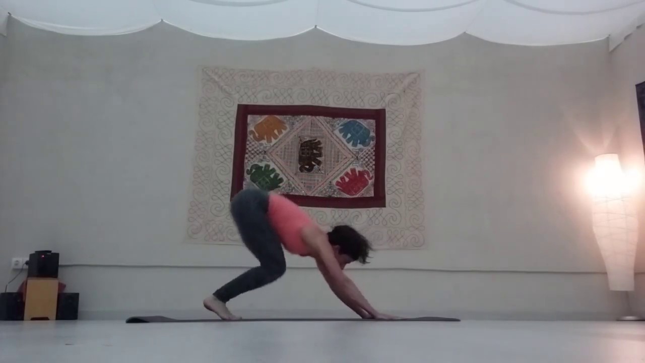 Practice with jumps and Yoga transitions ( Practica de saltos en yoga y transiciones) yoga para niños