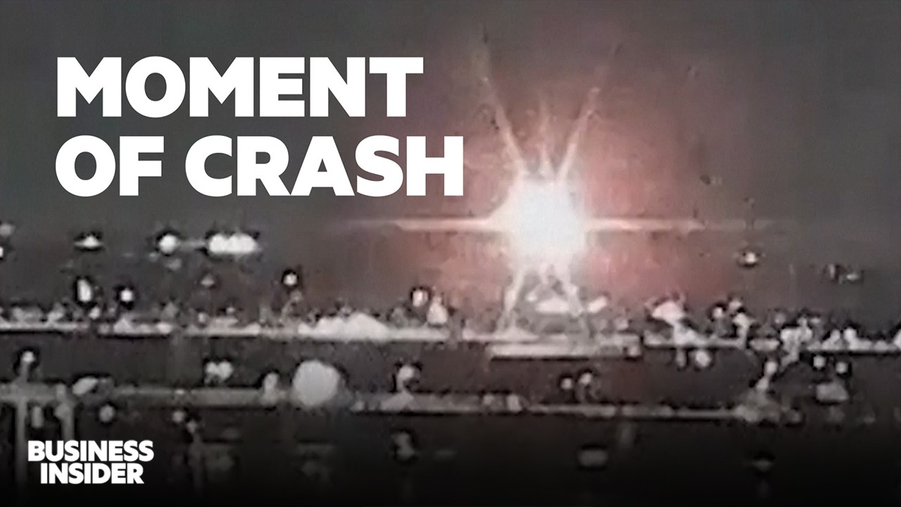 Video Shows Plane Crash Over Potomac River Near DC | Insider News - YouTube