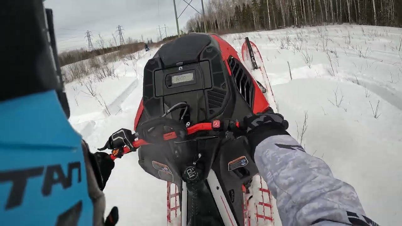 2023 lynx shredder RE 3700 pole line riding