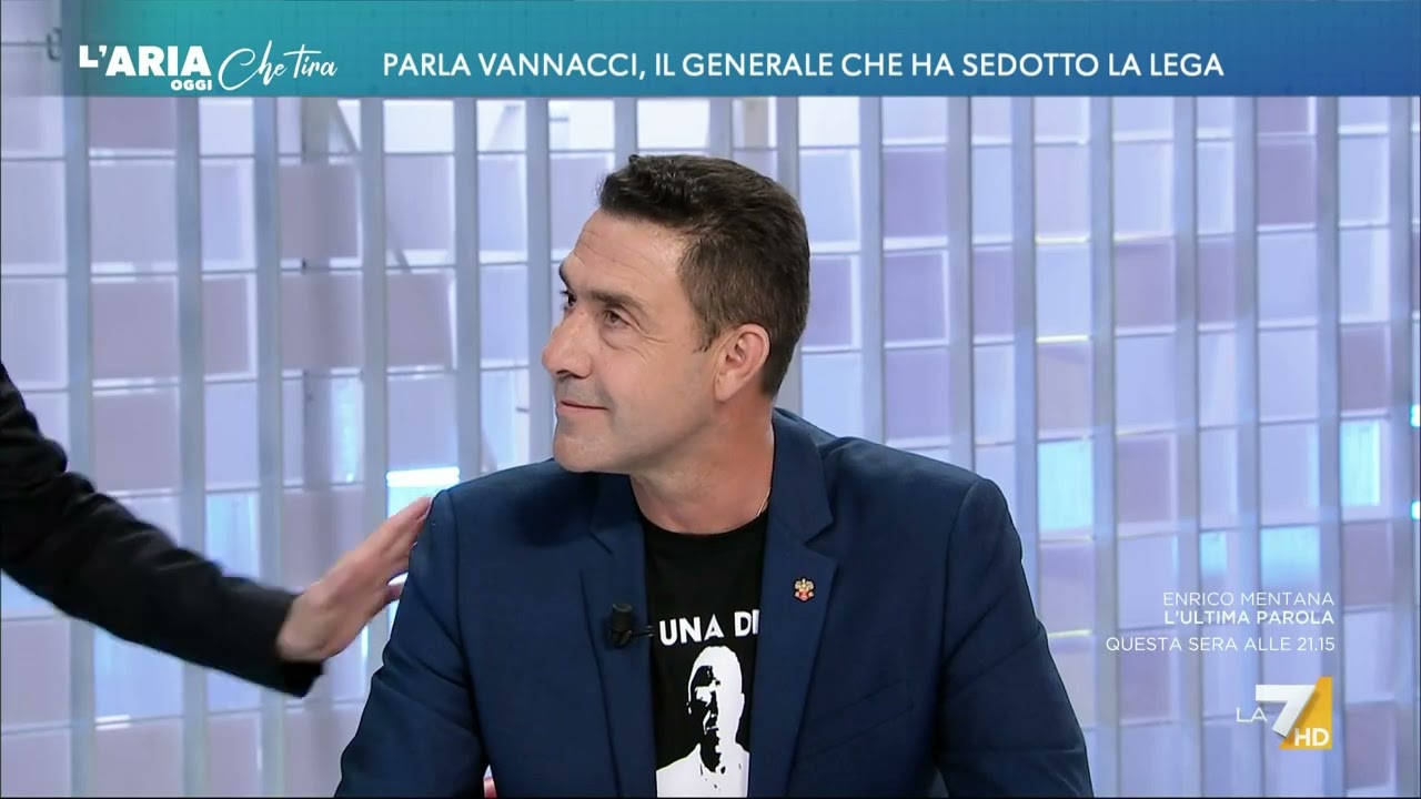 Generale Roberto Vannacci sul fascismo: 