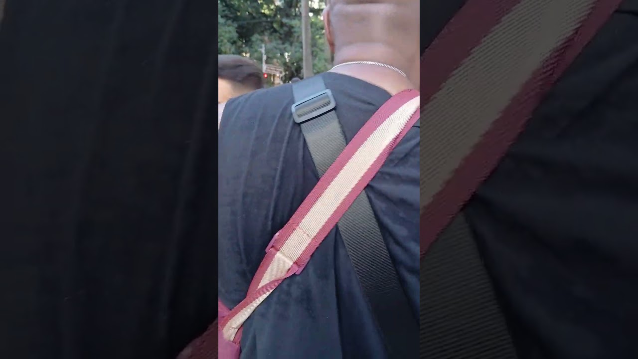 Carnaval andando pelas ruas do centro de Campinas SP bloco toma na banda parte 3