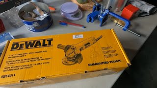 [7] Unboxing DWE4011 Heavy-Duty Small Angle Grinder