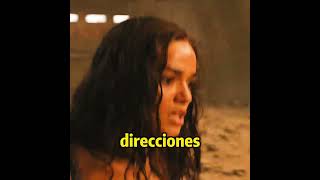 Las serpientes escucharon su canción y se quedaron quietas.#fantasía #película