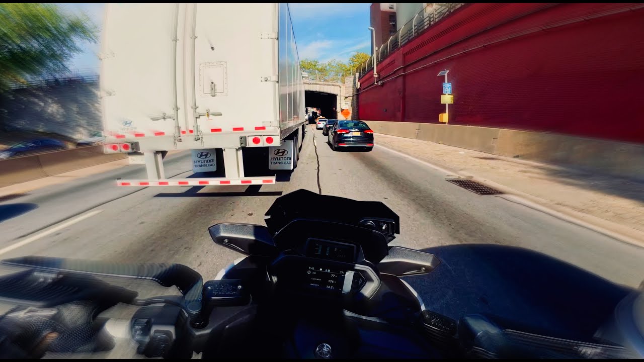 Yamaha XMAX 300 | Peaceful Ride, Spirited Mind