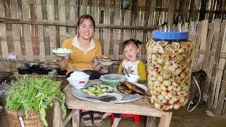 Harvesting squash tops in the cornfield, lunch with my daughter - salted white eggplants