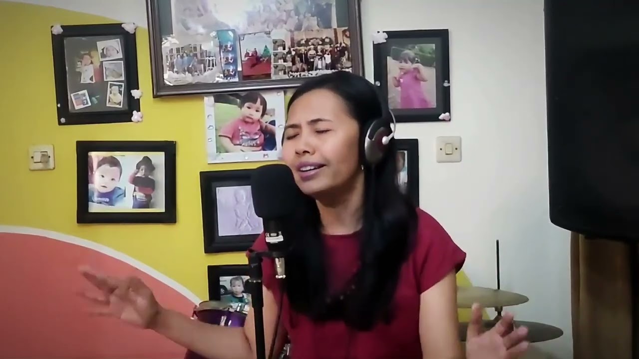 RUTH SAHANAYA – KELIRU | Yuliana Dwi Permana Sari