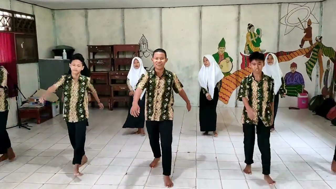 Praktek Bernyanyi Unisono Lagu Daerah 