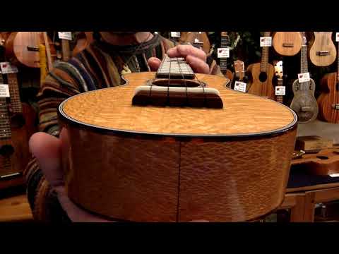 "Moon River" on Urabe Lacewood Longneck Soprano#4479 @ Ukulele Mania, Toyko