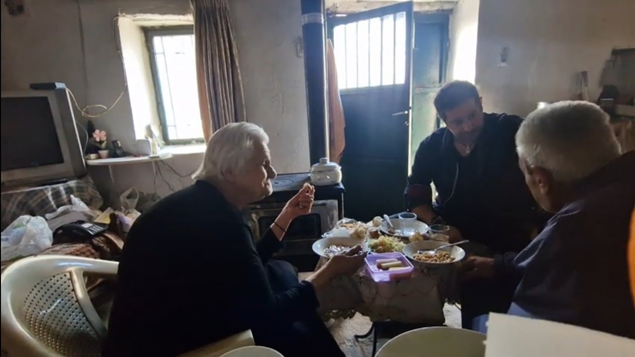 Γεύμα με ρεβίθια στην γιαγιά Αμαλία,γιατι στην απλότητα ειναι η νοστιμιά.Το φαγα πάλι όλο το φαΐ μου