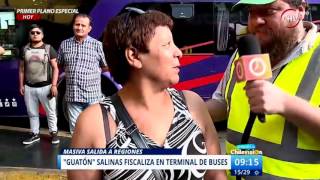 Guatón Salinas fiscalizó a pasajeros en terminal de buses
