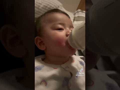 寝る前のグビグビ🍼💕#Baby #ぴすぴすチャンネル #赤ちゃん #asmr #milk