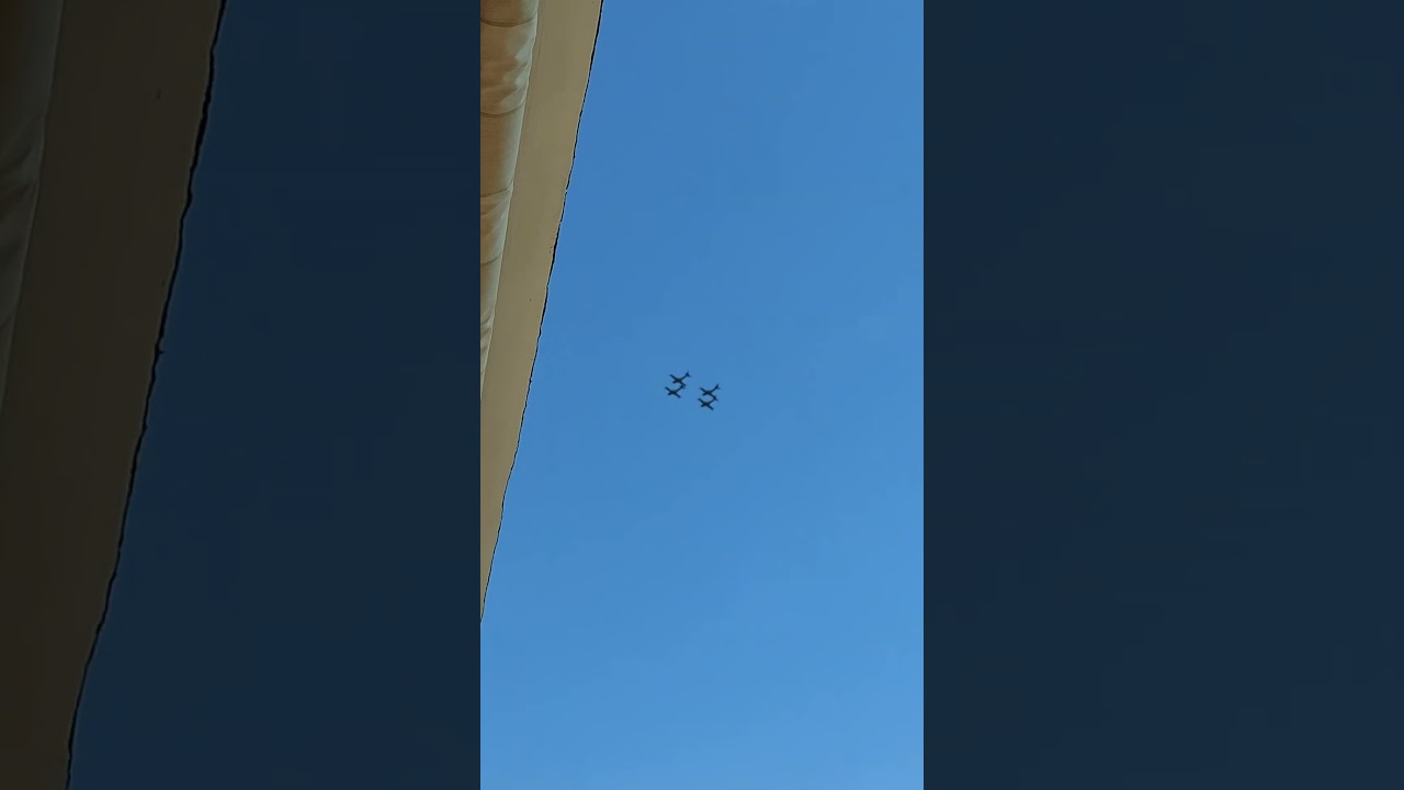 SF-260 in Tight Formation 