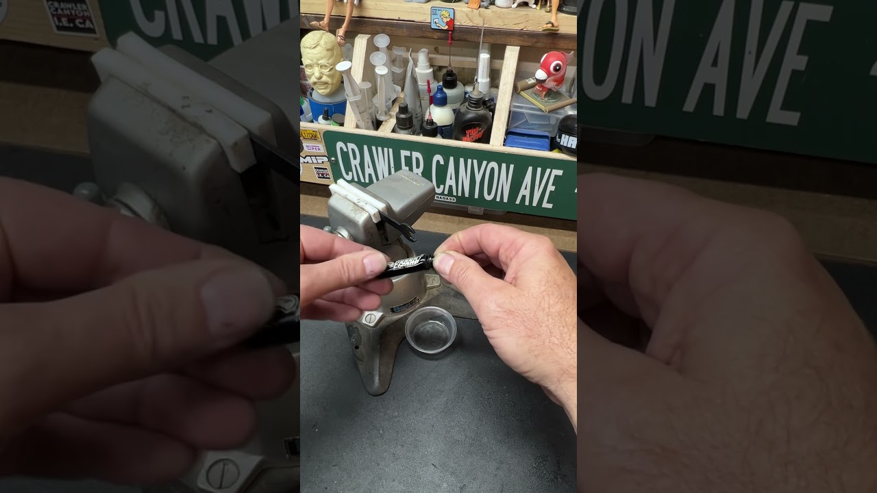 The third hand is for squeezing lizards 🦎