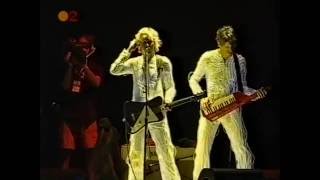 View Beck Live Performance of Hit Songs at Benicassim Festival