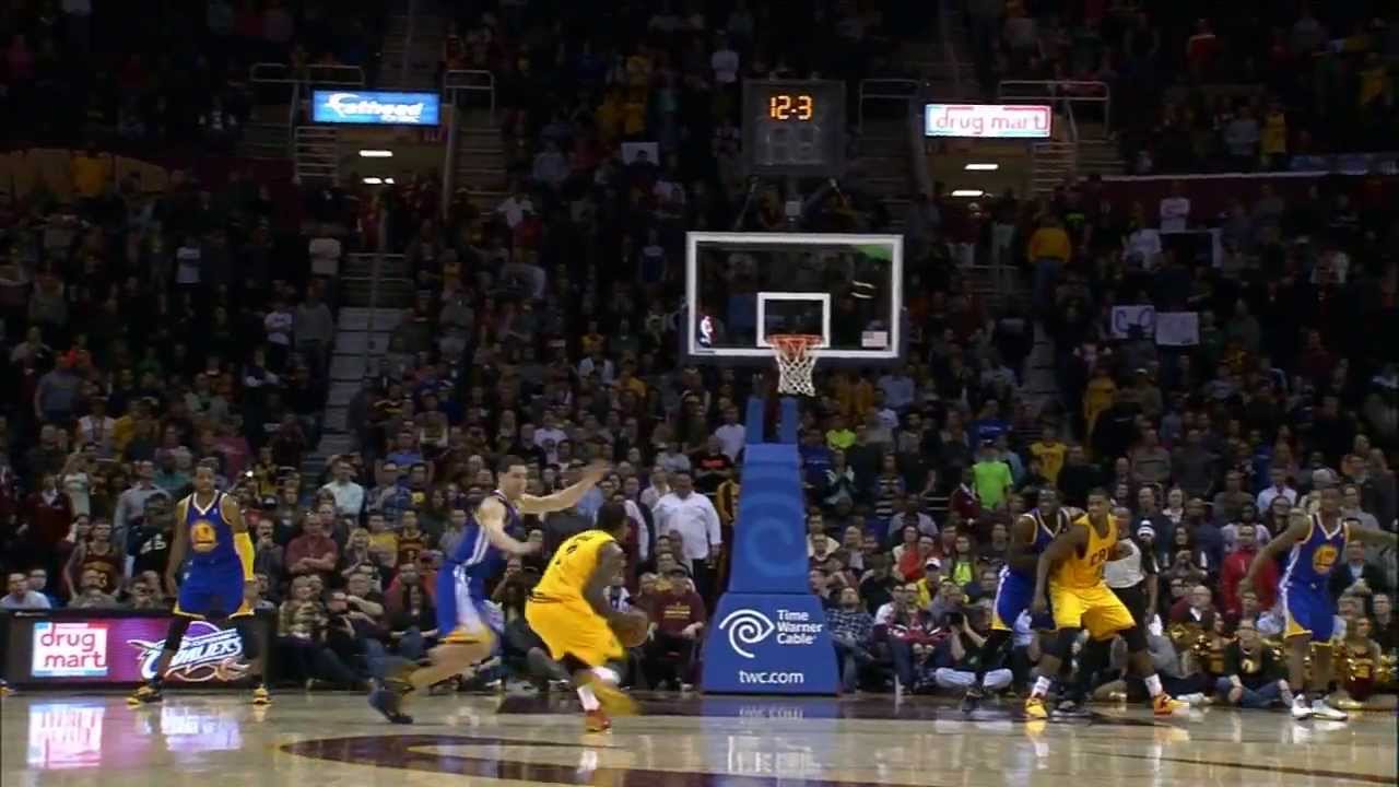 Short-handed Warriors hit 23 3-pointers to down Cavs