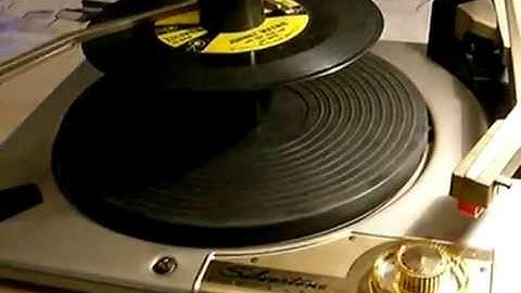 1960 Silvertone Syntronic record changer