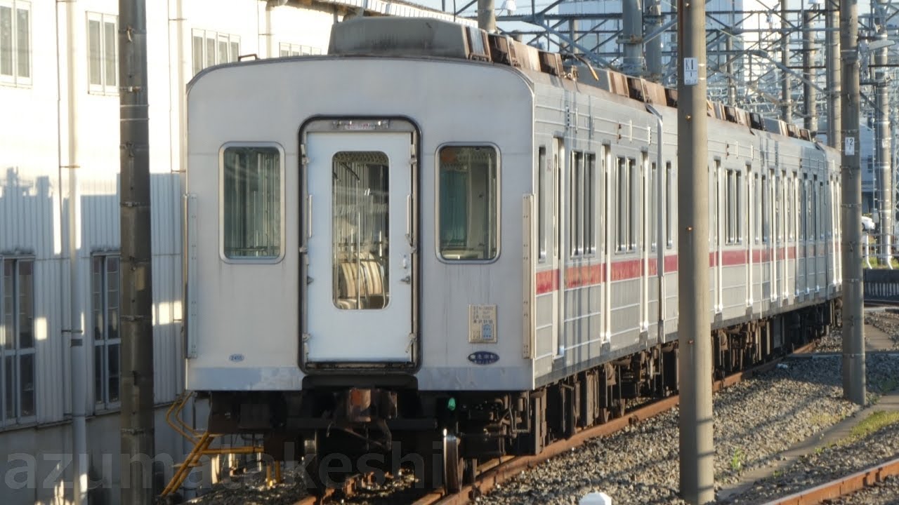 昨日津覇に入場した 東武20050系 21852Fは、2両と4両に分割され留置
