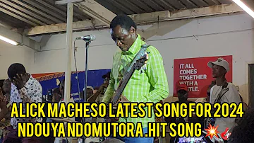 Alick Macheso Performing Latest  Song  of 2024 inonzi Ndinouya Ndomutora Hit Song  Live On  Stage 🎸💥