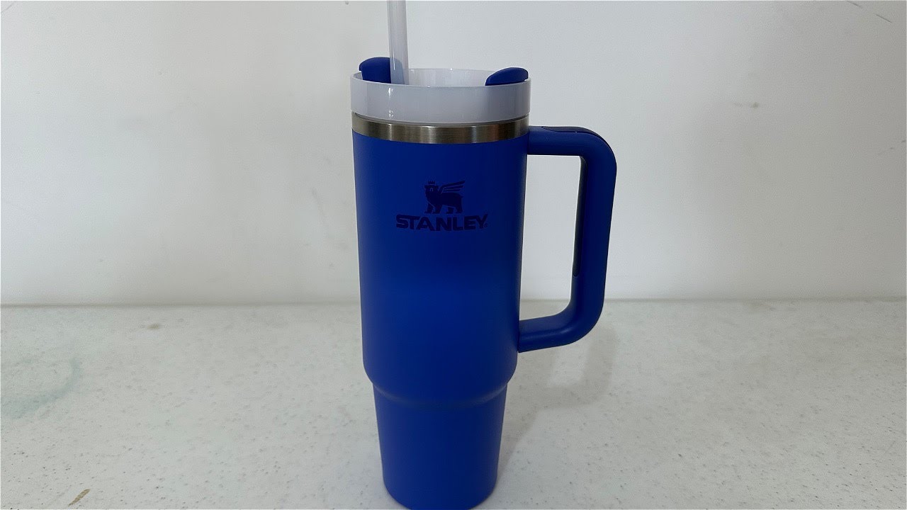 Stanley 30 oz FlowState Quencher- RARE COLOR- IRIS blue