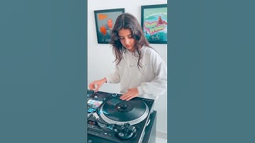 Thumbnail of Breakbeat scratch freestyle 🔥  #djmichelle #scratchdj #breakbeat