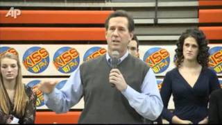 Santorum Courts Young Voters in Iowa