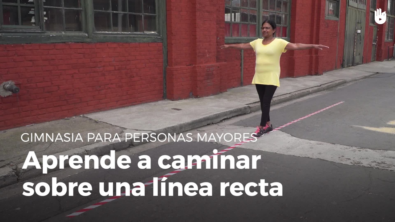 Ejercicio de equilibrio caminar sobre una línea recta Gimnasia para