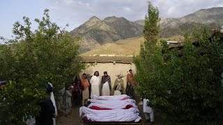 L'Afghanistan enterre ses morts après un séisme qui accentue la crise humanitaire