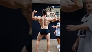 Celebrity How To Pose | Back Double Bicep Wealth