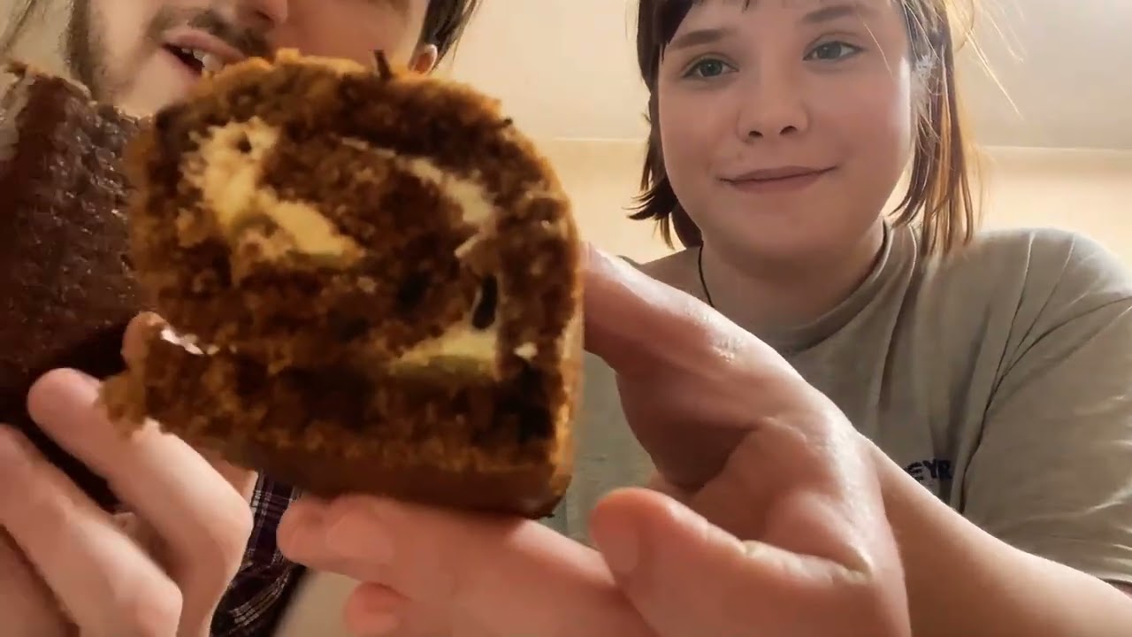 Мукбанг Mister and Shaundi.