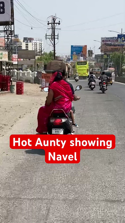 Hot Aunty Showing Navel #aunty #auntyinsaree #punjabisong #rap #hiphop #funny #love #art #dance