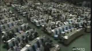 Chavez calls Bush The Devil. UN Applauds (Sept '06)
