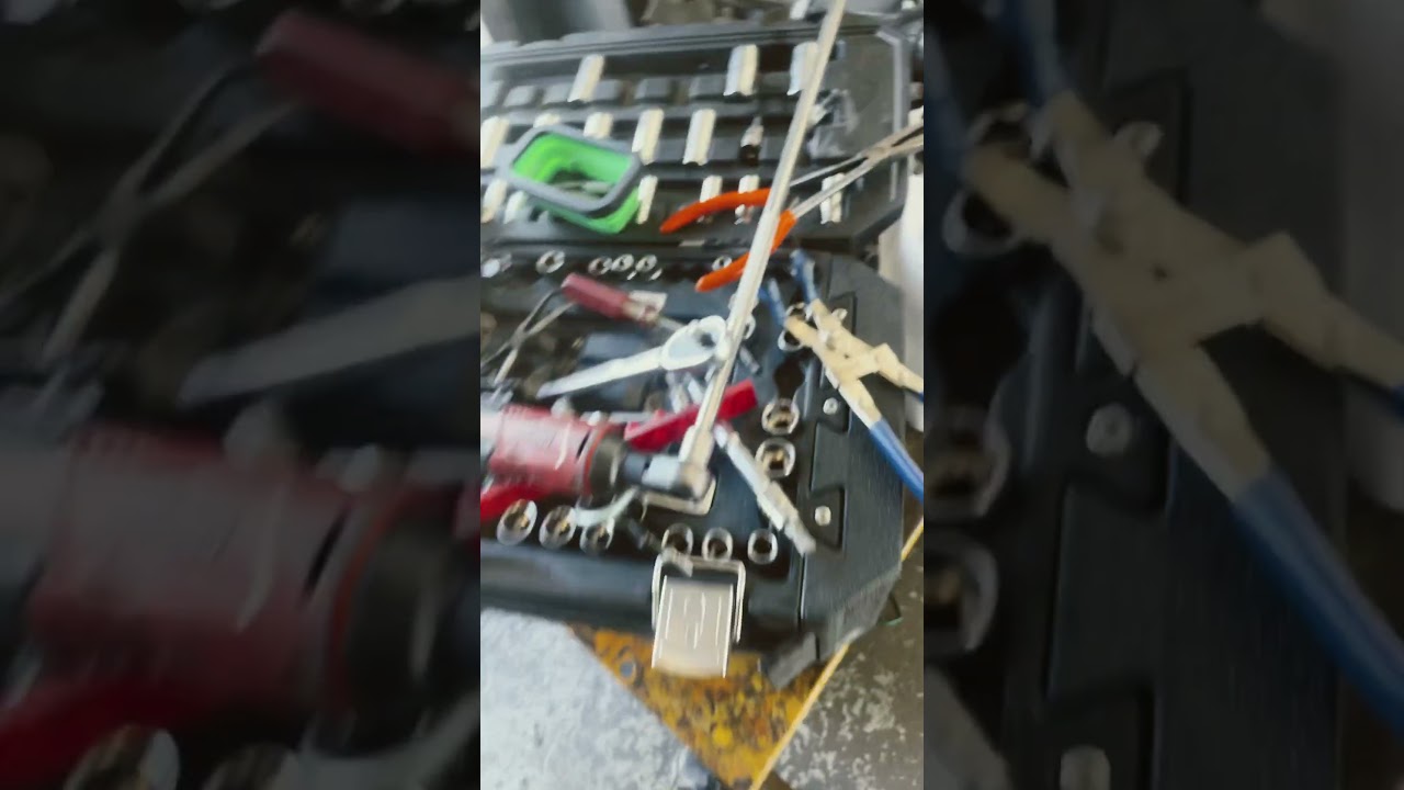 2016 Volkswagen Tiguan intake manifold removal W/ bracket