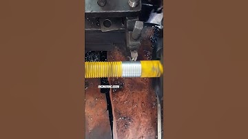 Thread making on lathe machine lathe operation #lathemachine#mechanicalengineering #ytshorts #viral