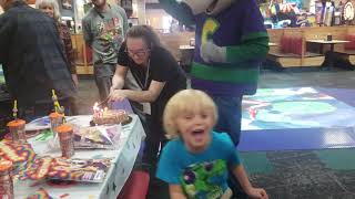 Sten and Chucky @ Chuck e Cheese - 7th b day 💗 Sten and Chucky @ Chuck e Cheese - 7th b day 💗