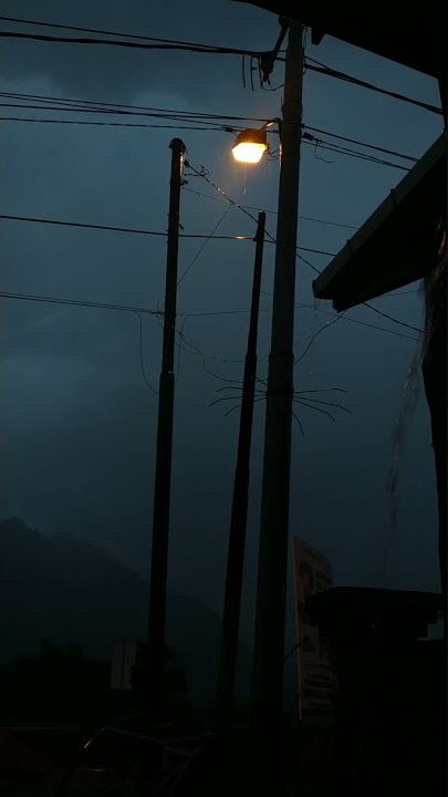 Mentahan video saat hujan