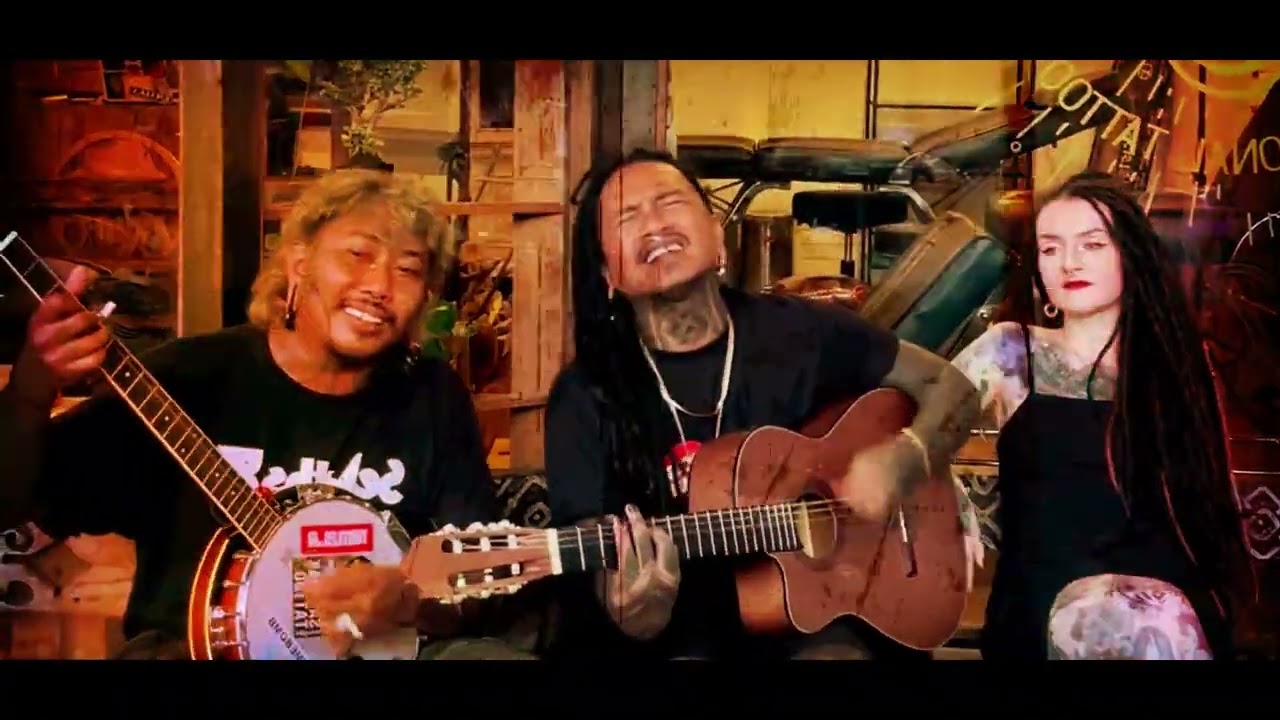 Jalanan adalah sekolah cover by Delluuyee