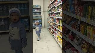 keseruan eril saat berbelanja☺