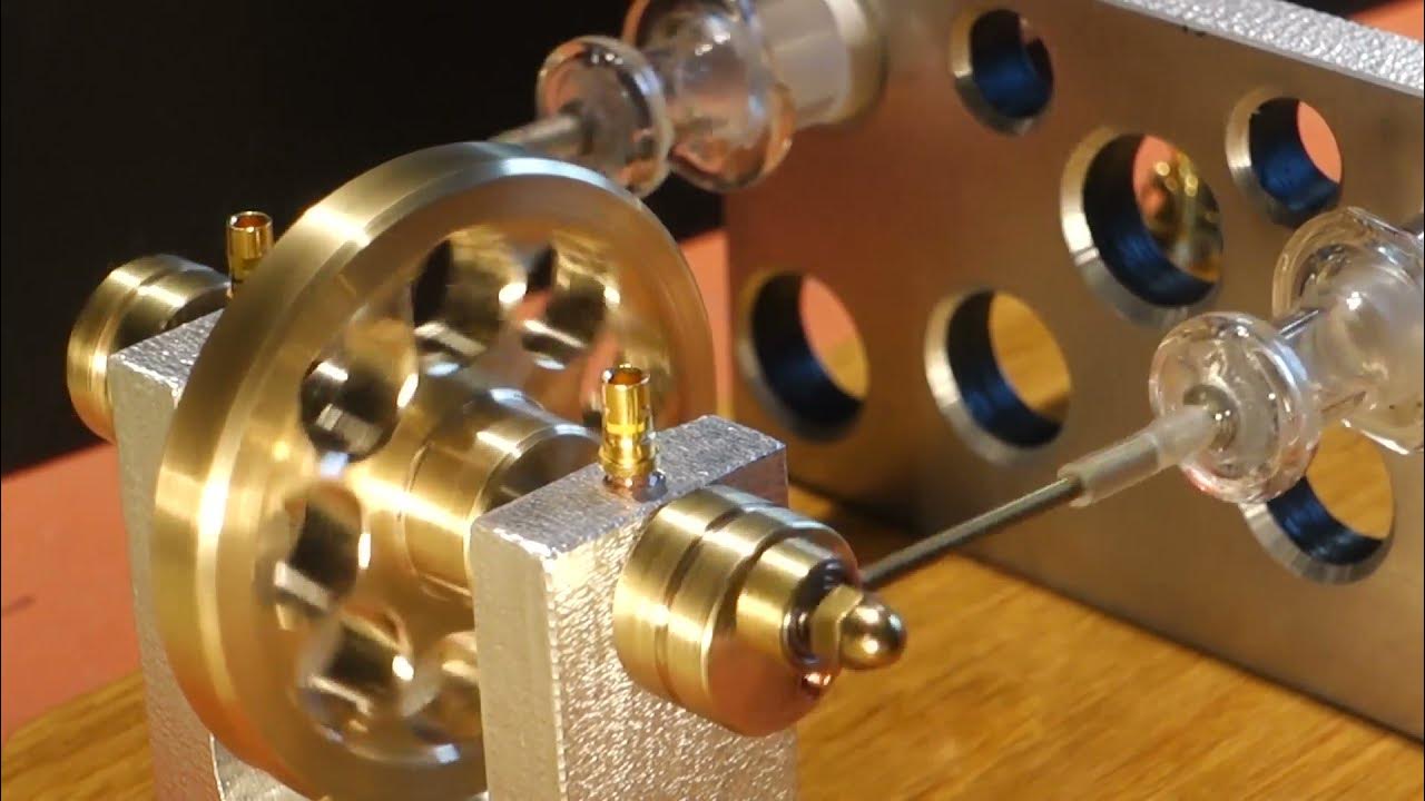 Twosyringe Stirling engine, Type Alpha. Stirling Motor aus 2 Spritzen