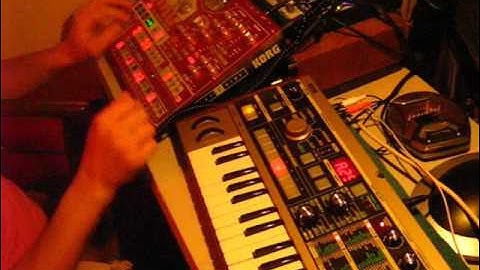 KORG ESX-1 and MicroKorg crunchy acid techno