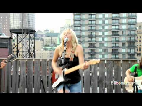 Lissie - "Bully" LIVE