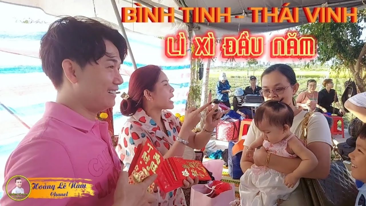 Bình Tinh & Thái Vinh Lì xì đầu năm cho cả Đoàn Huỳnh Long