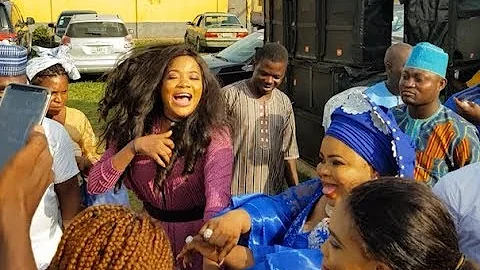 See Toyin Aimakhu &Dayo Amusa Shaku Shaku Dance As Other Actress Joins them At Her Dad Burial