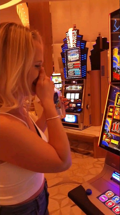 $125 spin JACKPOT & she does this 😅 #shorts