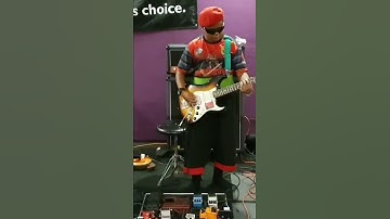 Shah Kipidap Junior base guitar Sometime Group