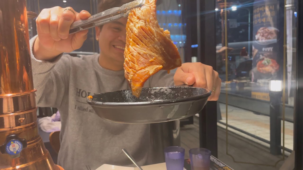 한국에 사는 필리핀 남자가 좋아하는 음식 Pork belly Galbi daisyjrvlog YouTube