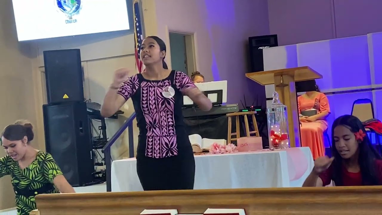 New life Church afternoon service : Pouesi Sisters Performing 