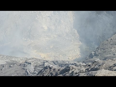 GEMURUH LONGSOR !!! Melihat Lebih Dekat Pusat Kawah Gunung Bromo Terkini