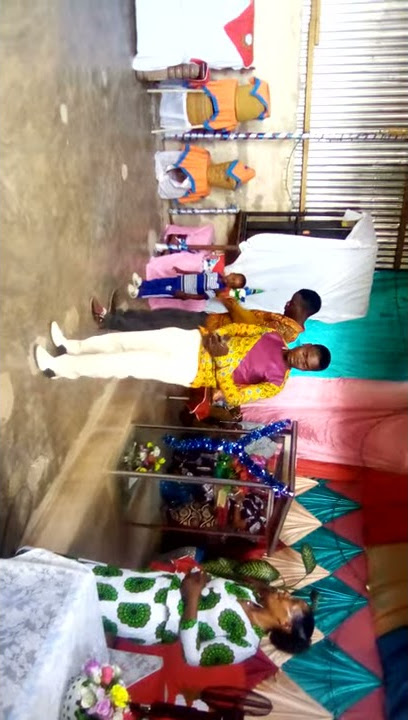 Baraka Mwalukasa akiwa katika huduma ya uimbaji