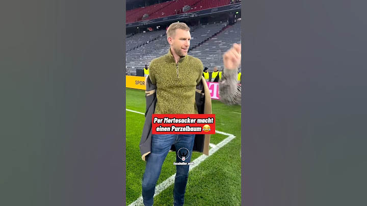 Per Mertesacker macht einen Purzelbaum 😭😂